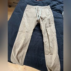 Vuori Ripstop Pants - Size M